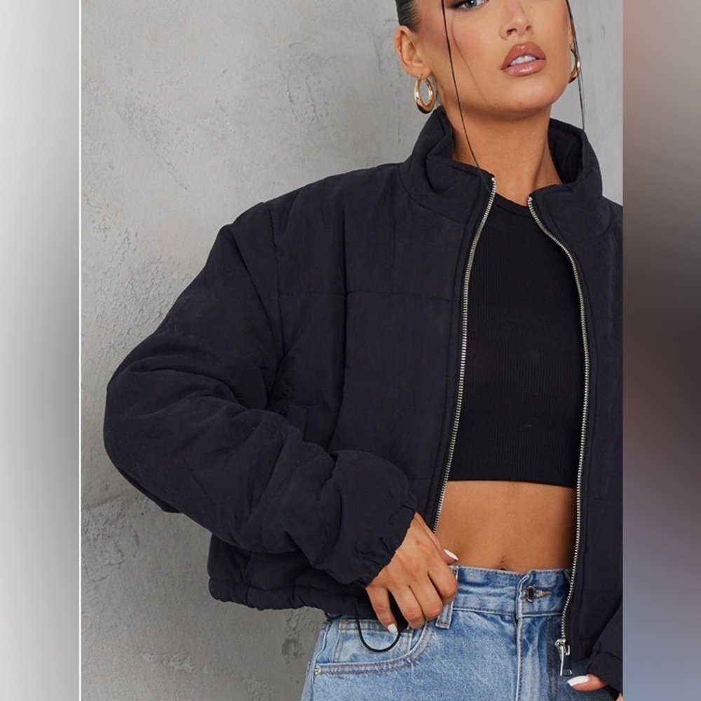 NWT PRETTYLITTLETHINGS- Black Super Cropped peach Skin Puffer size medium - Picture 4 of 4